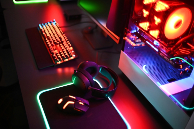 GAMING LOUNGE