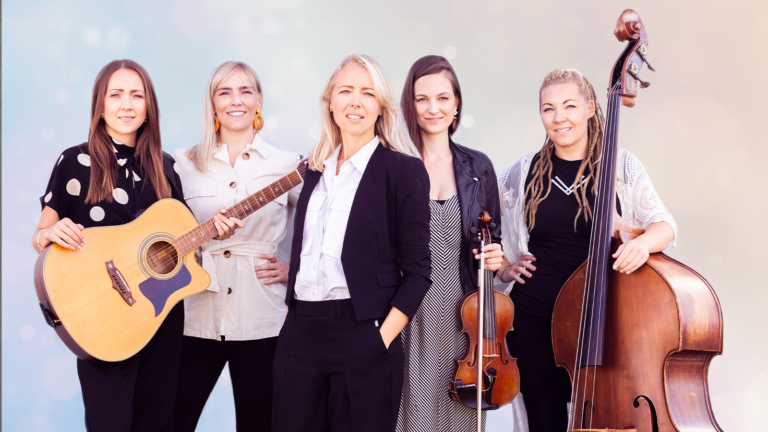 MUSIKCAFÉ: FRÖKEN ELVIS